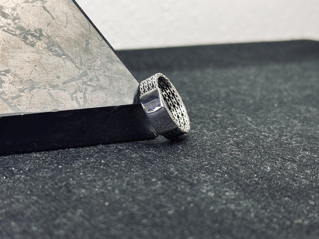 Kişiye Özel Gümüş Yüzük: İsim Yazılı Minimalist Alyans