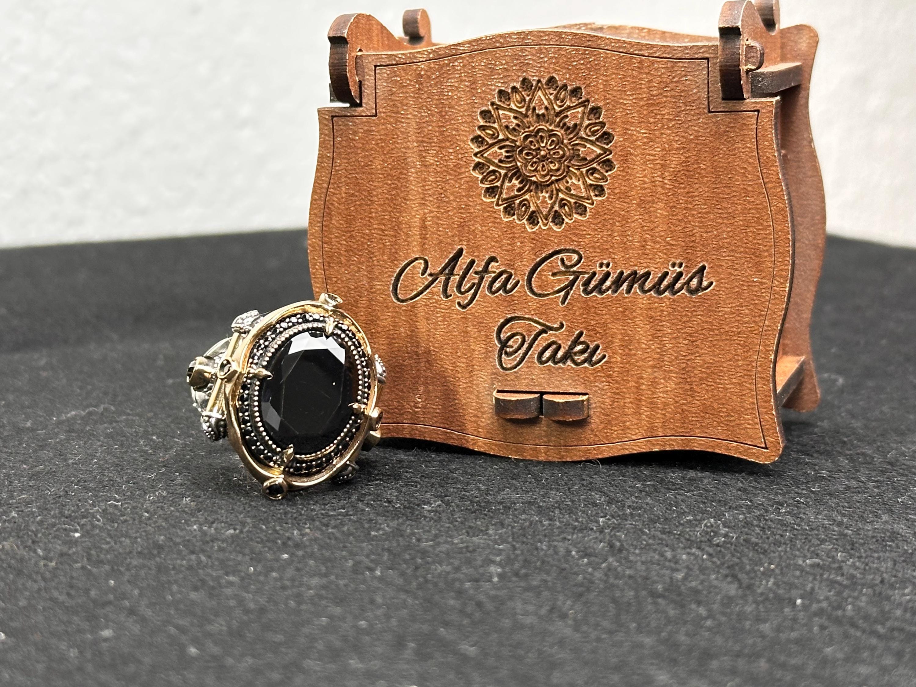 Som Gümüş Oval Yüzük: Parlak CZ Taşlı El Yapımı