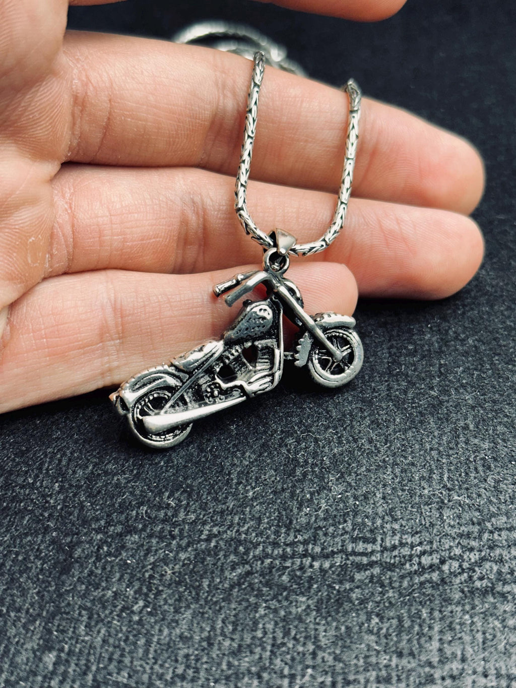 Motosiklet Kolyesi: Gümüş Sonsuzluk Kolye Ucu - Motorcu Takısı