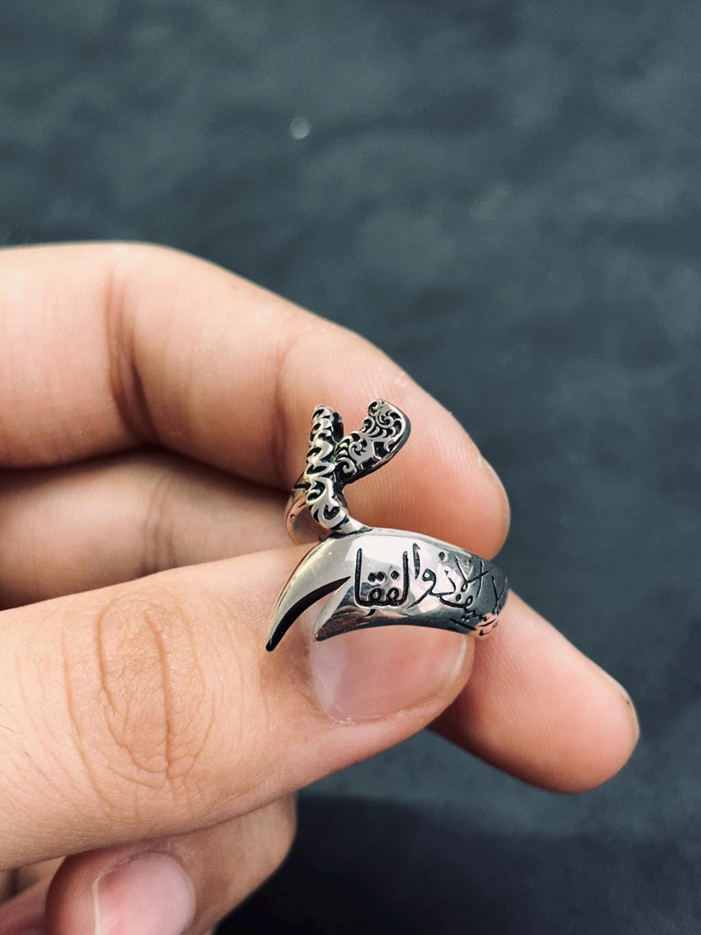 Arapça Kaligrafi Kılıç Yüzük, Gümüş (Ayarlanabilir Başparmak Bandı)