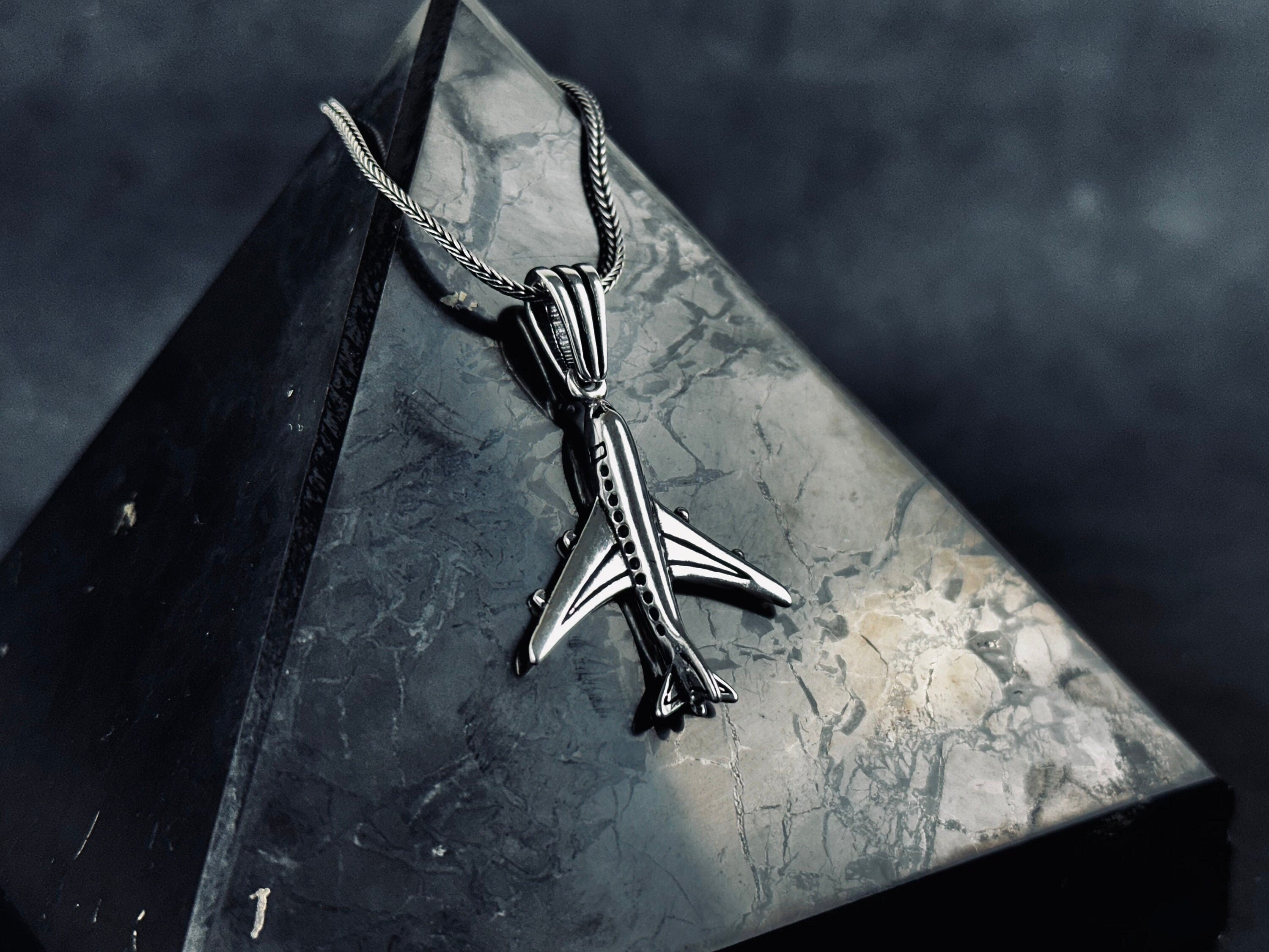 Uçak Gümüş Kolye: Havacılar İçin El Yapımı Kolye Ucu