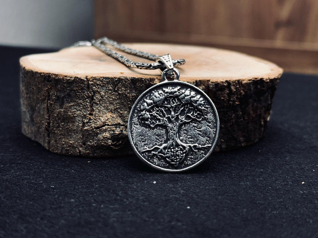 Yggdrasil Gümüş Kolye: El Yapımı Viking Hayat Ağacı Kolye Ucu