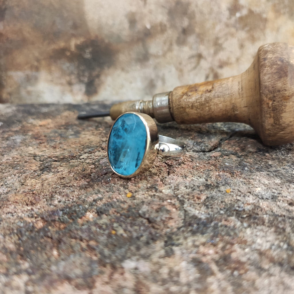 Paraiba Turmalin Yüzük: El Yapımı Gümüş Takı (Mavi Taş)