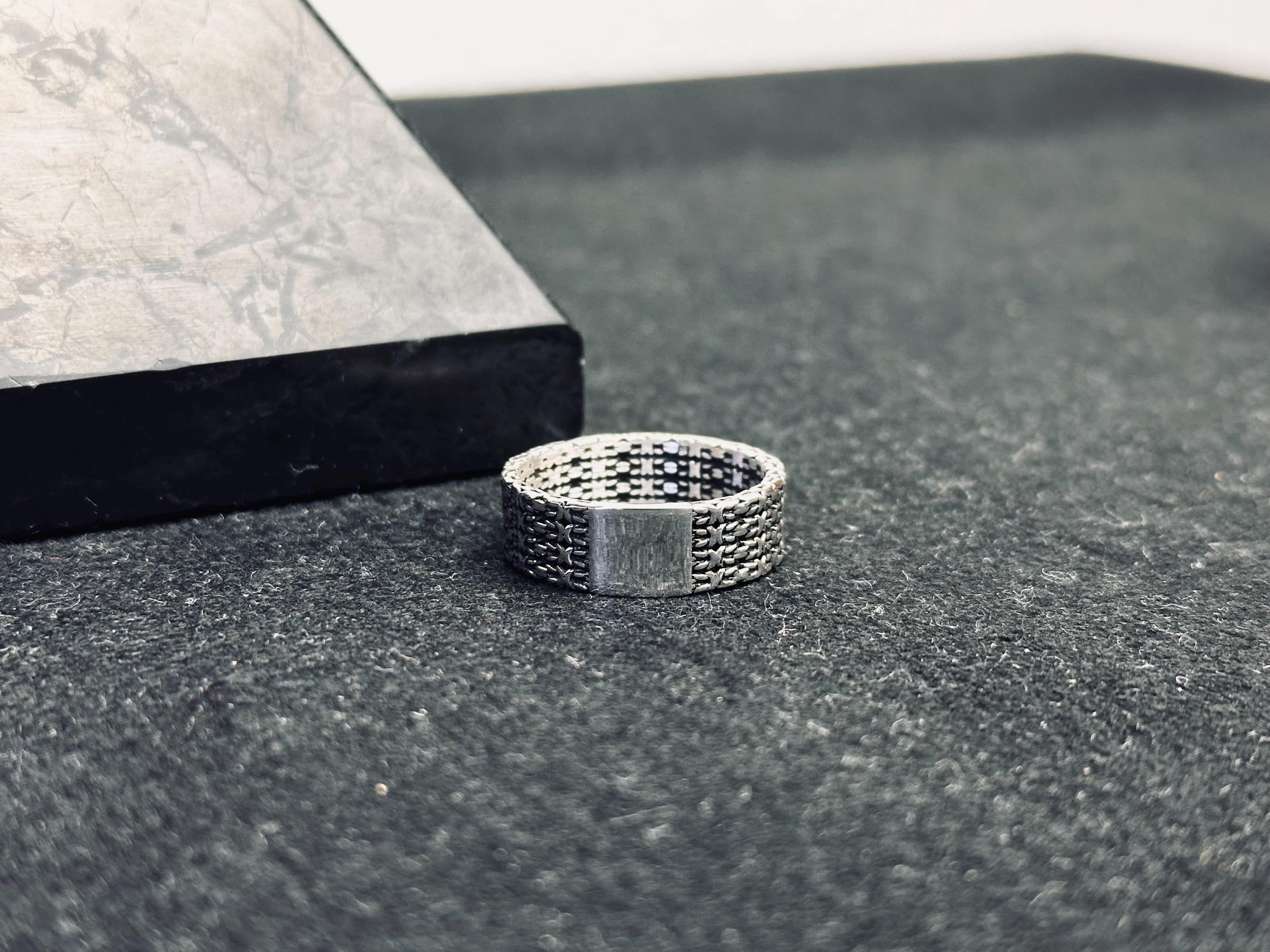 Som Gümüş Alyans: Özel Gravürlü Minimalist Tasarım
