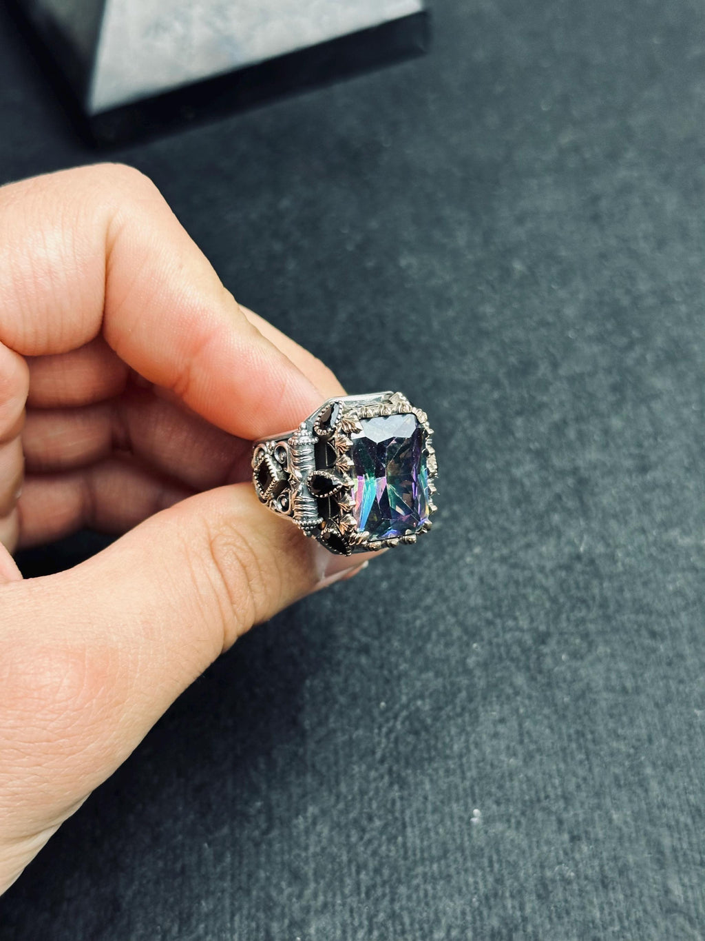 Mistik Topaz Gümüş Yüzük, Erkek Geometrik Tasarım (925 Ayar)