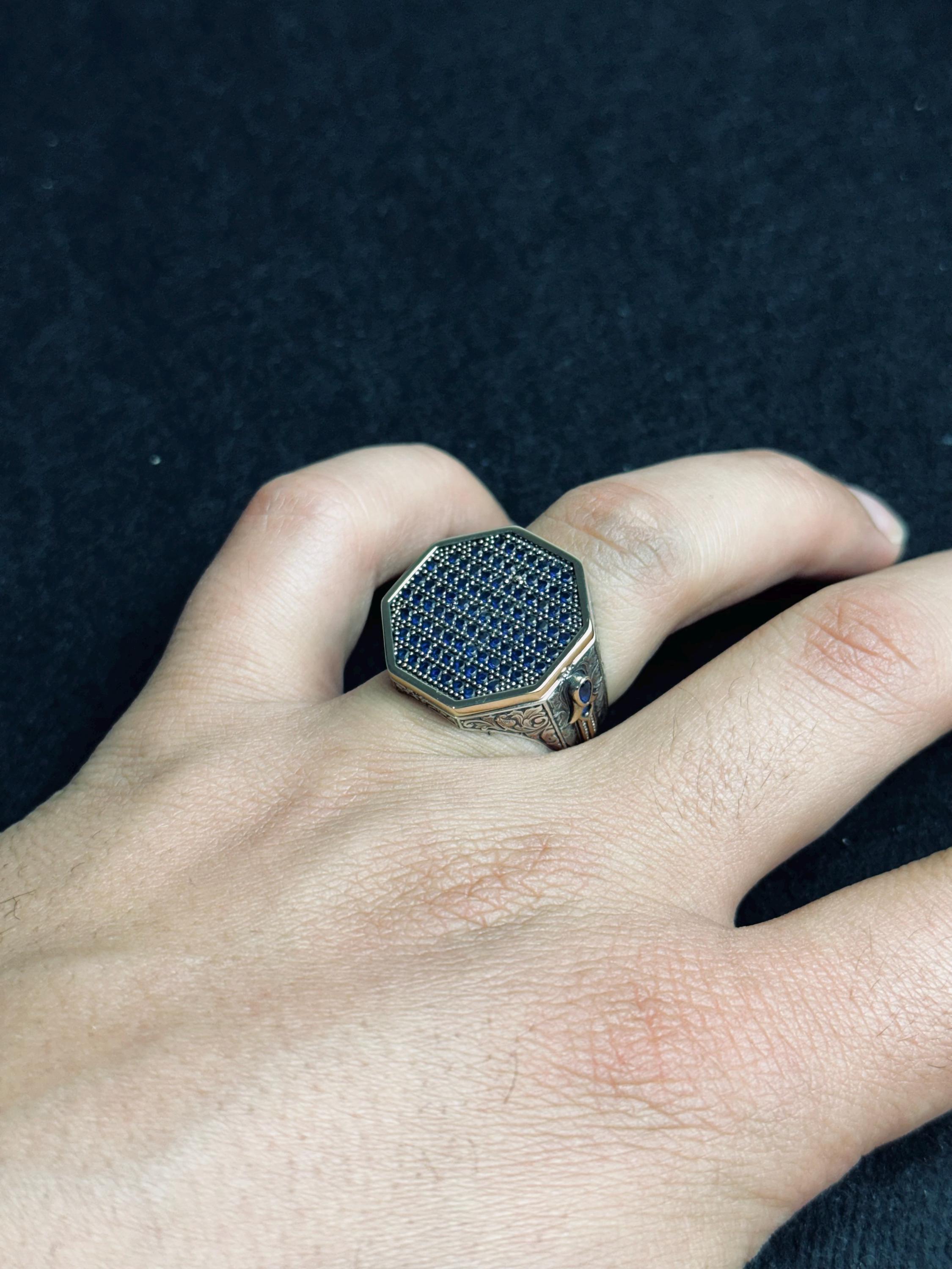 Erkekler İçin 8 Şekilli Gümüş Yüzük - Minik Mavi Zirkon Detaylı