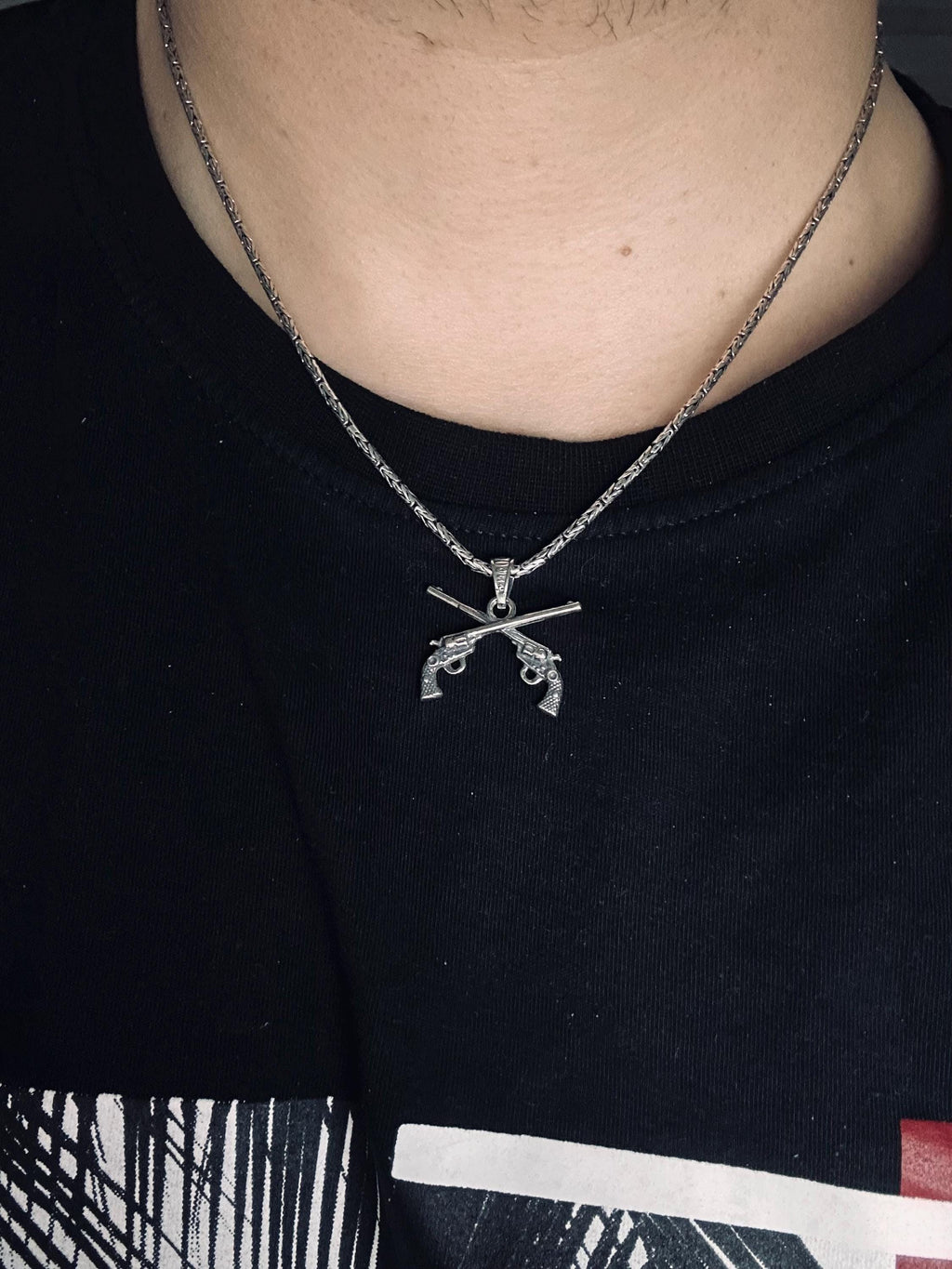 Tabanca Kolye, Gümüş Revolver Kolye Ucu, Altı Patlar Charm (Ayarlanabilir Zincir)