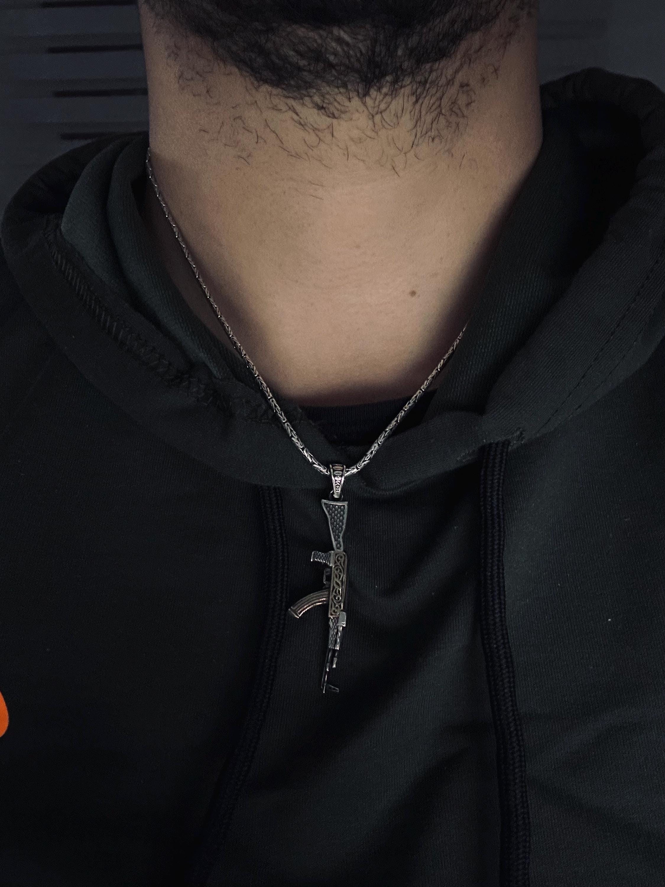 AK47 Kolye: Kalın Gümüş (Erkekler İçin İddialı Takı)