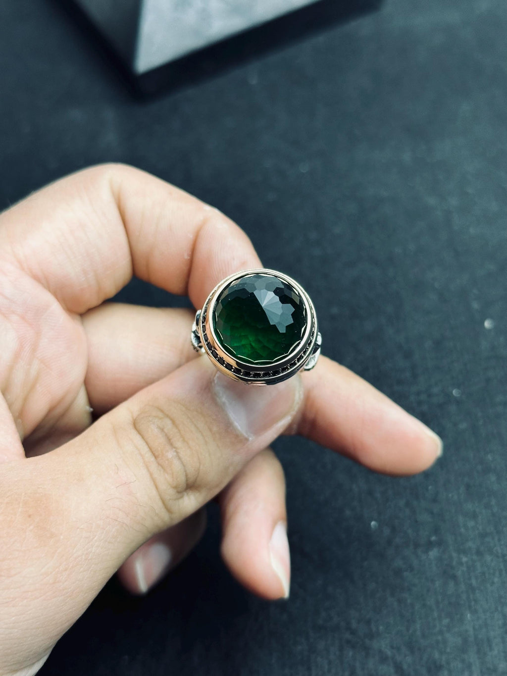 Zümrüt Yüzük: Erkekler İçin Sterlin Gümüş Osmanlı Tarzı (El Yapımı)