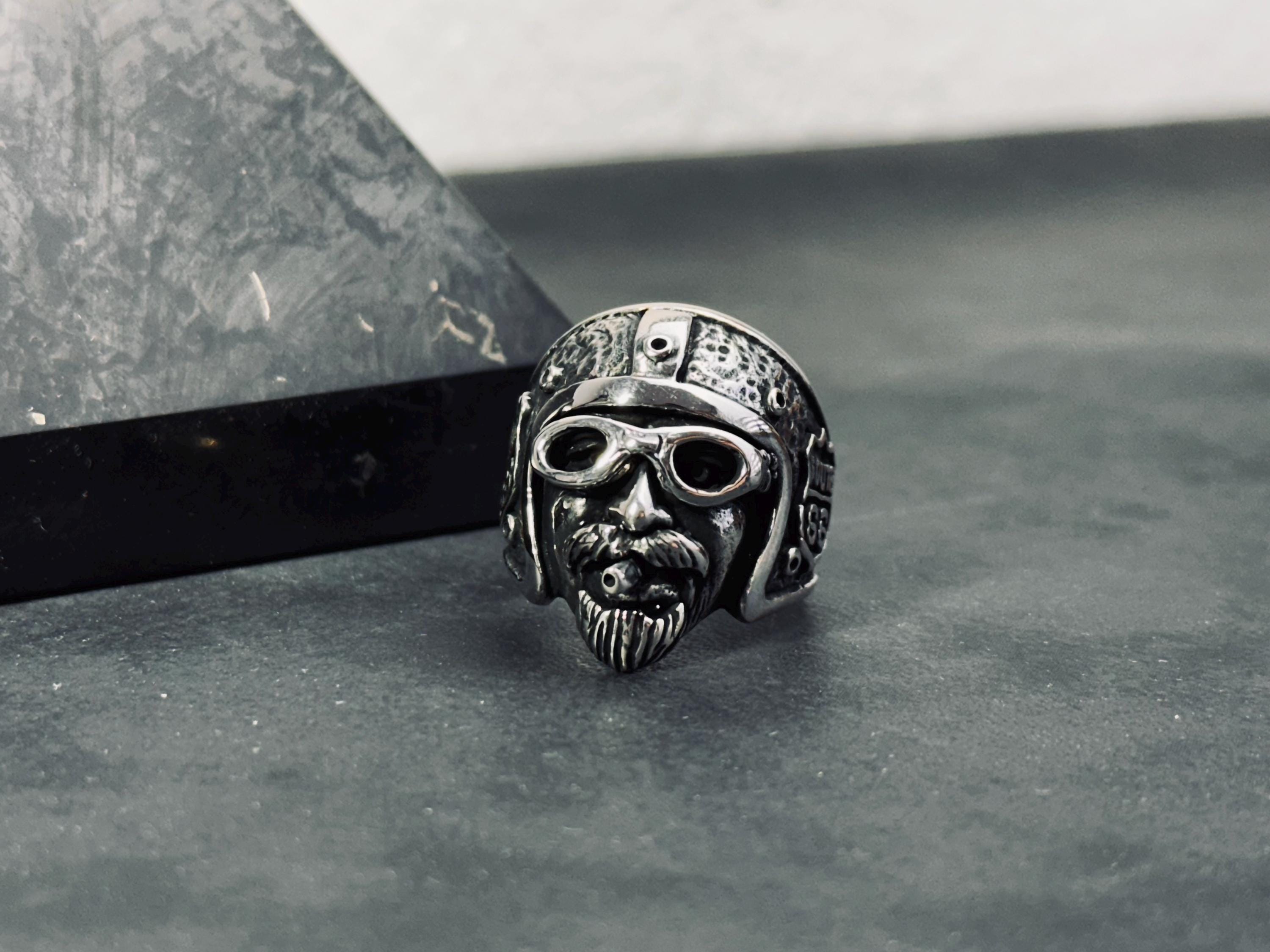 Motorcu Yüzüğü: Oksitlenmiş Gümüş (El Yapımı Erkek Bandı)