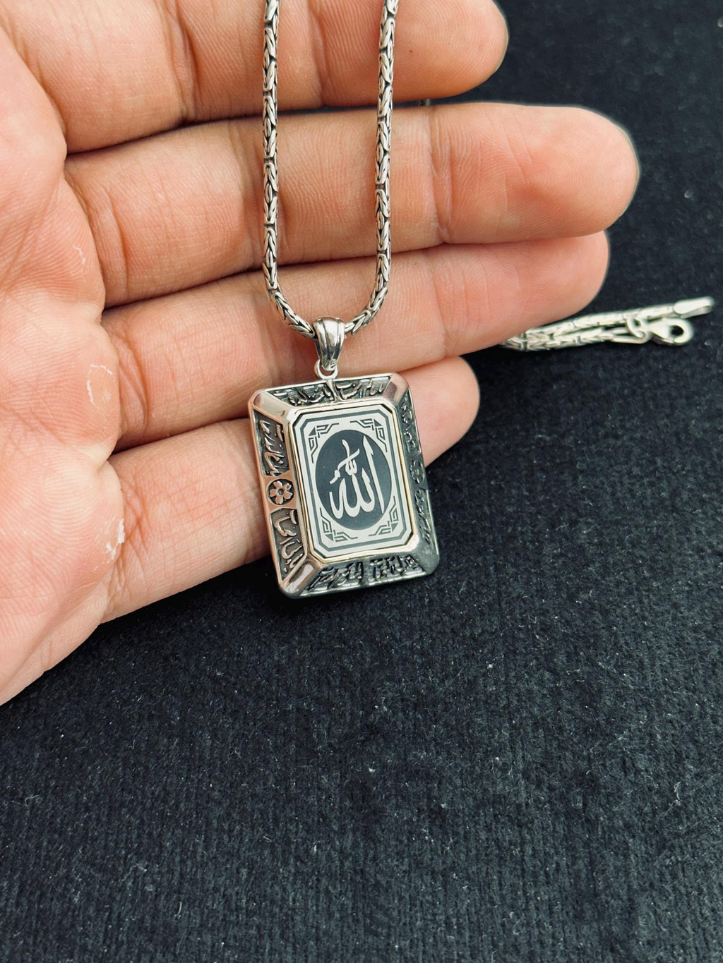 Arapça Dua Kolyesi: El Yapımı 925 Ayar Gümüş Kolye