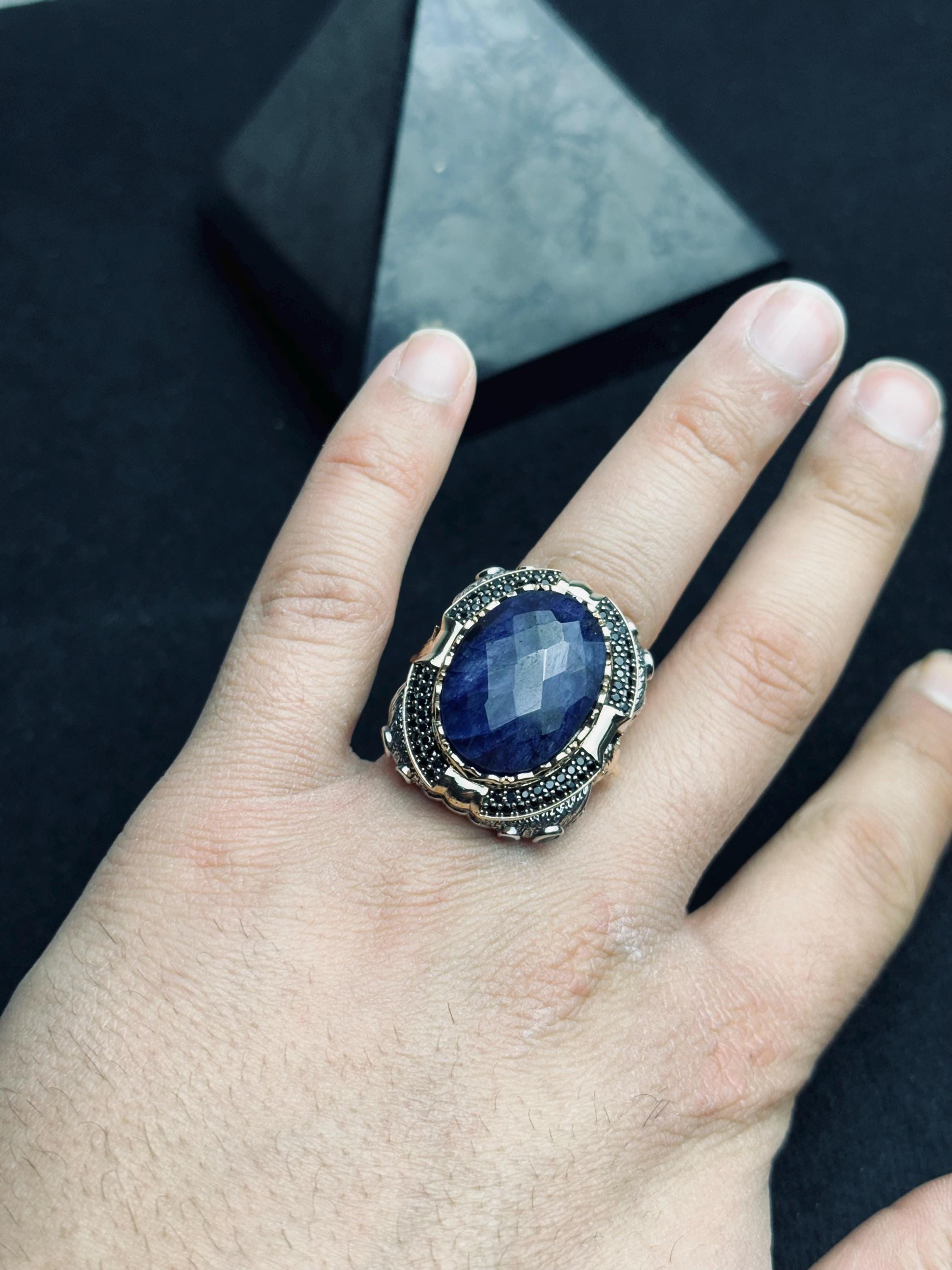 Erkek Gümüş Yüzük: Oval Lacivert Lapis Lazuli - Aslan Tasarımlı