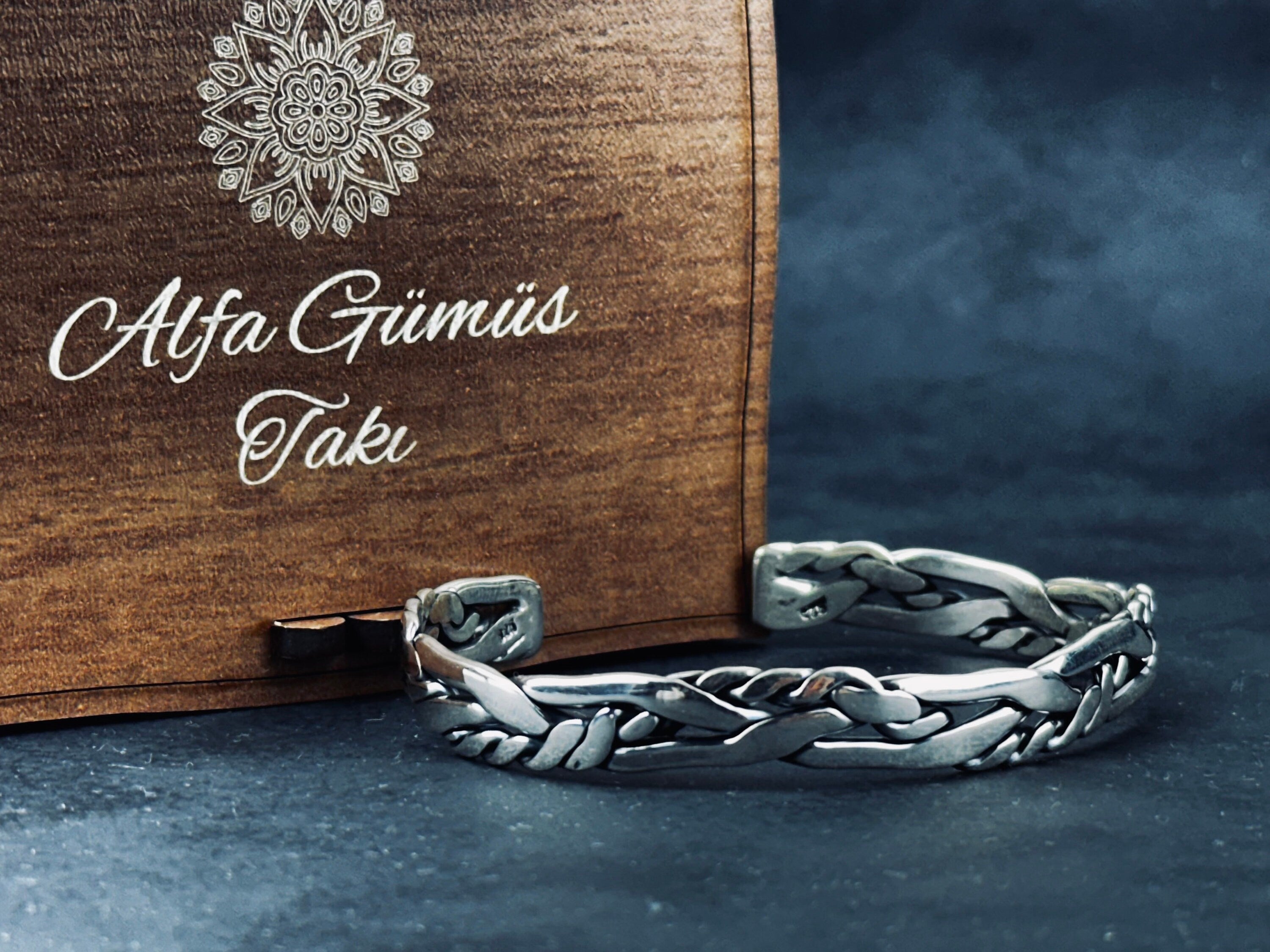Gümüş Kelepçe Bileklik: Örgü Tasarım (Erkek El Yapımı Takı)