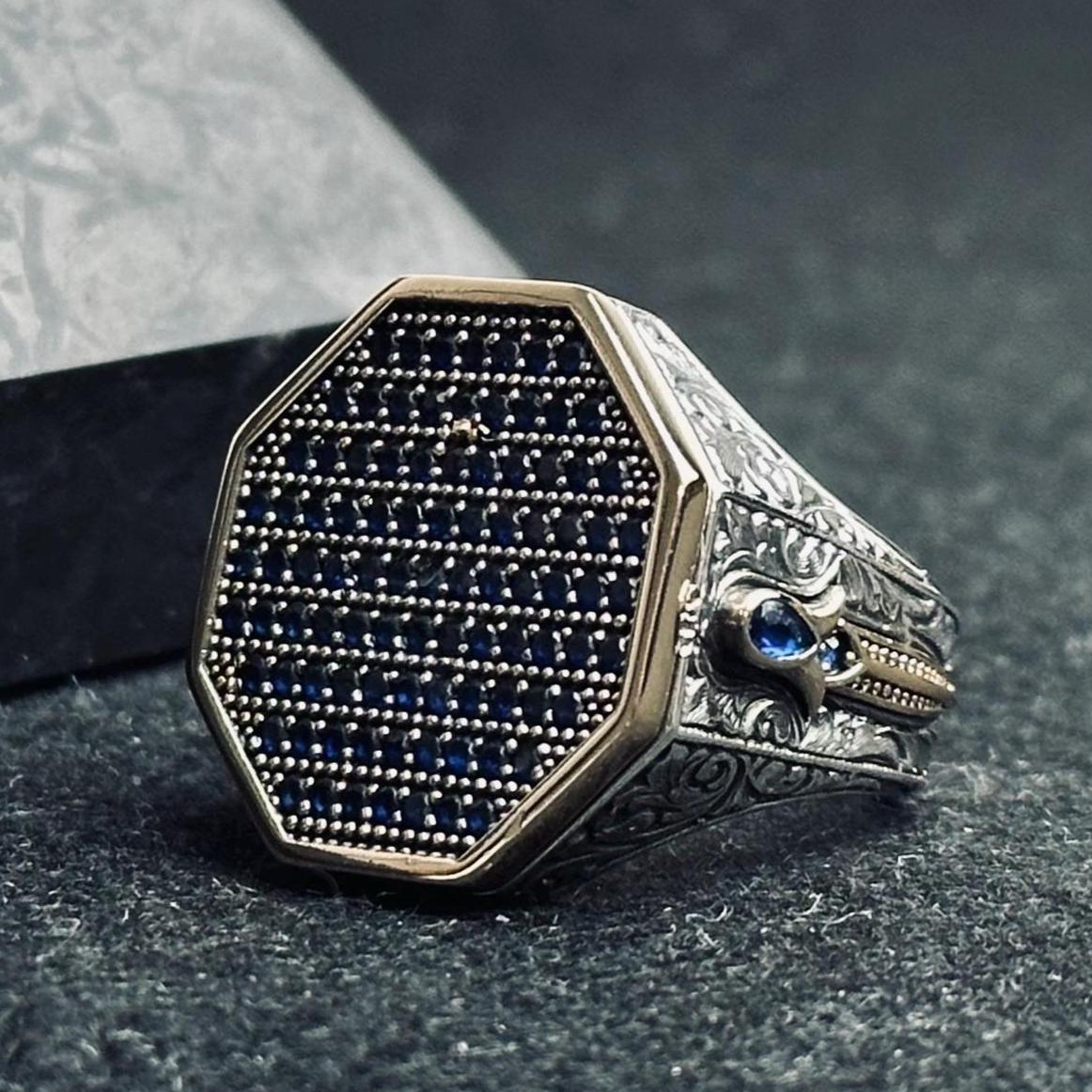 Erkekler İçin 8 Şekilli Gümüş Yüzük - Minik Mavi Zirkon Detaylı