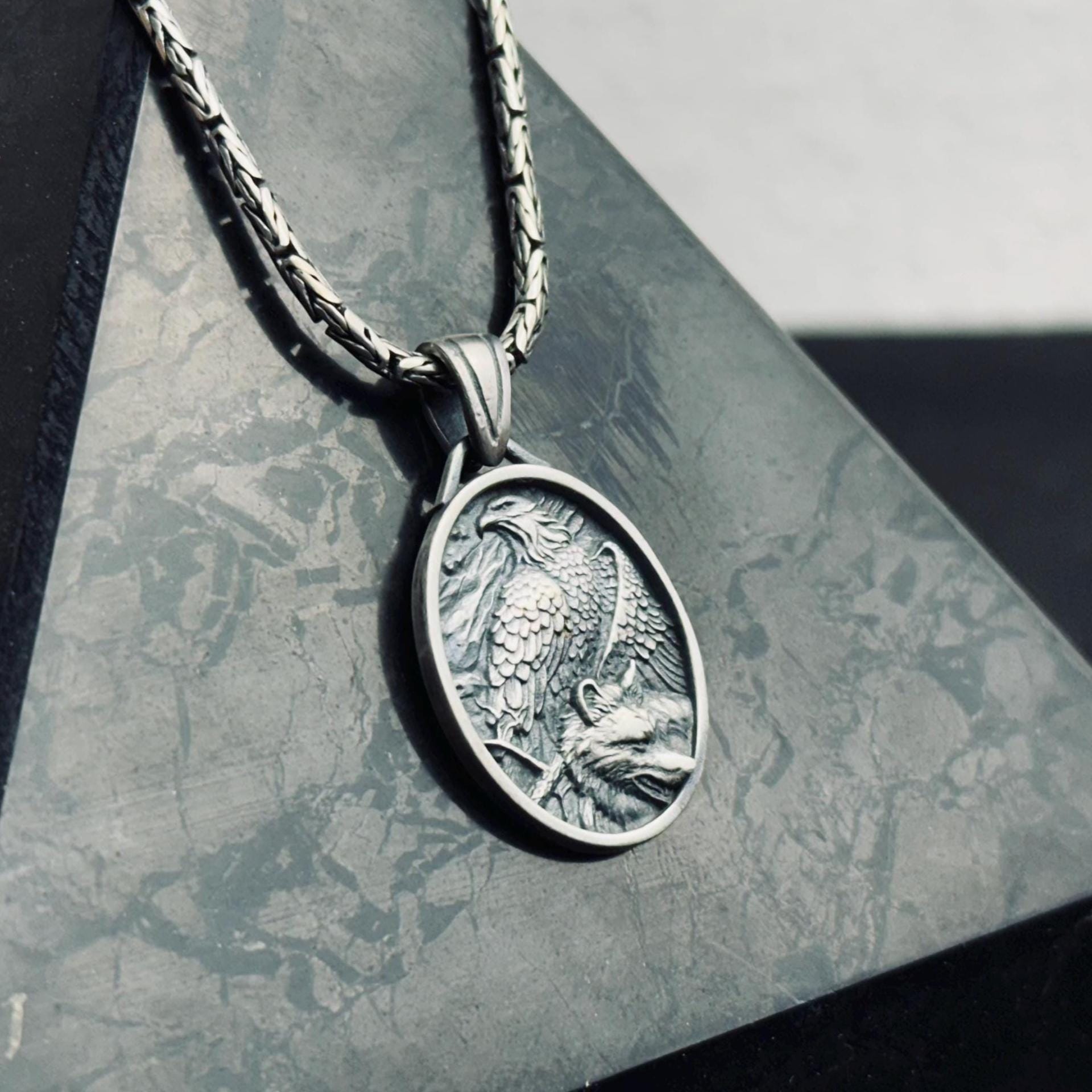 Kel Kartal Kolye: Som Gümüş - El Yapımı Süzülen Kuş