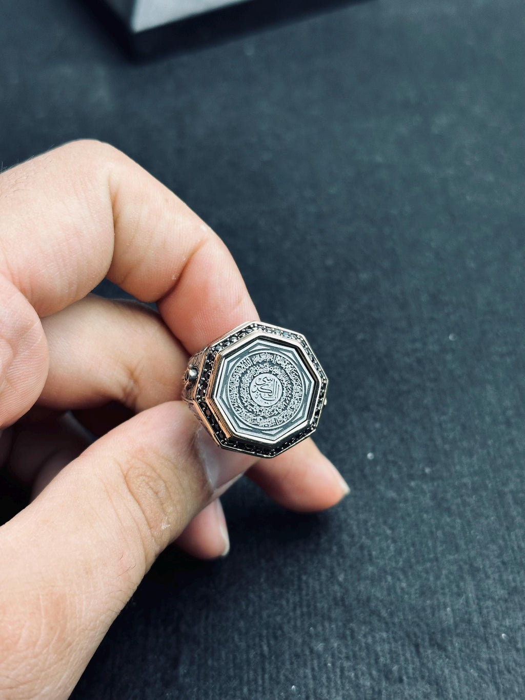 Sekizgen Dua Yüzüğü: İslami Gümüş Takı (El Yapımı Hat Sanatı)
