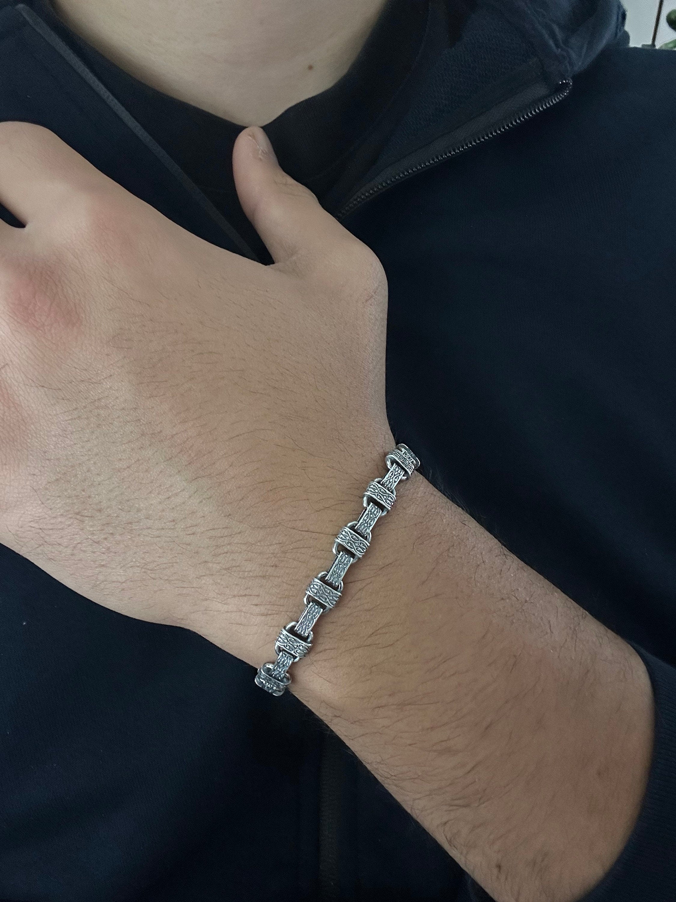 Zincir Bileklik: Gümüş Yüzük Motifli - 925 Ayar El Yapımı