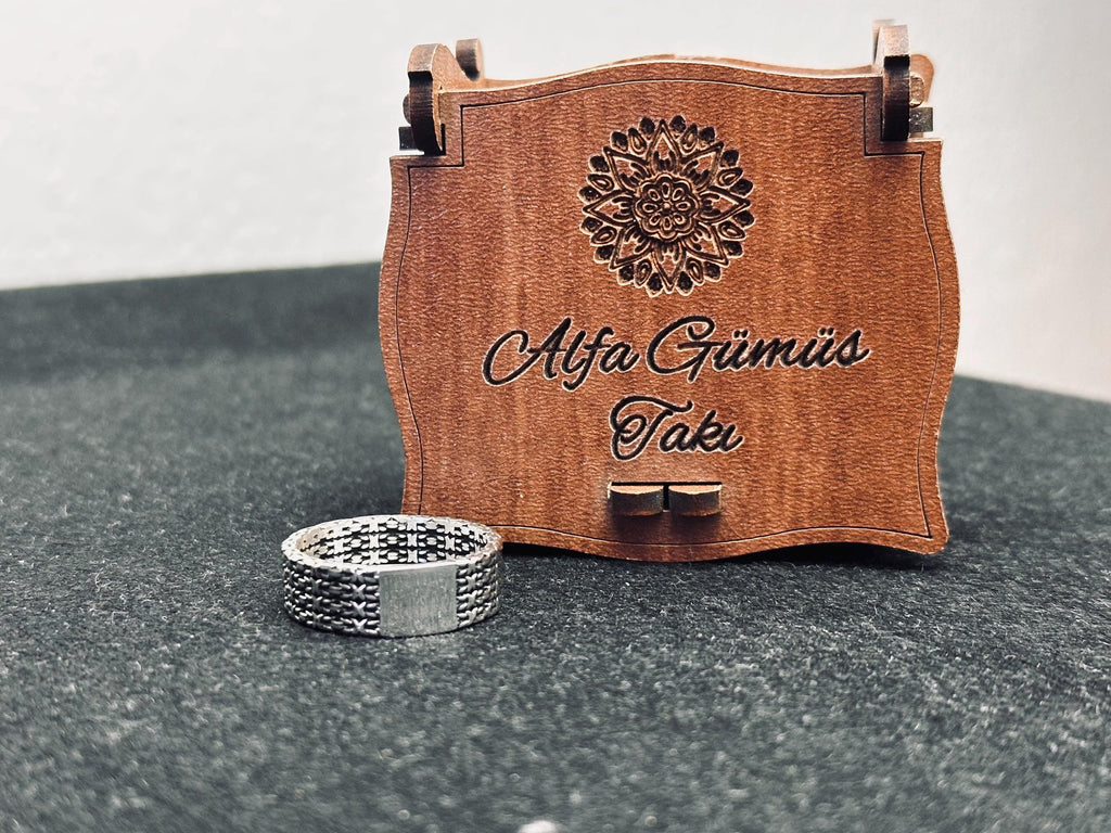 Som Gümüş Alyans: Özel Gravürlü Minimalist Tasarım