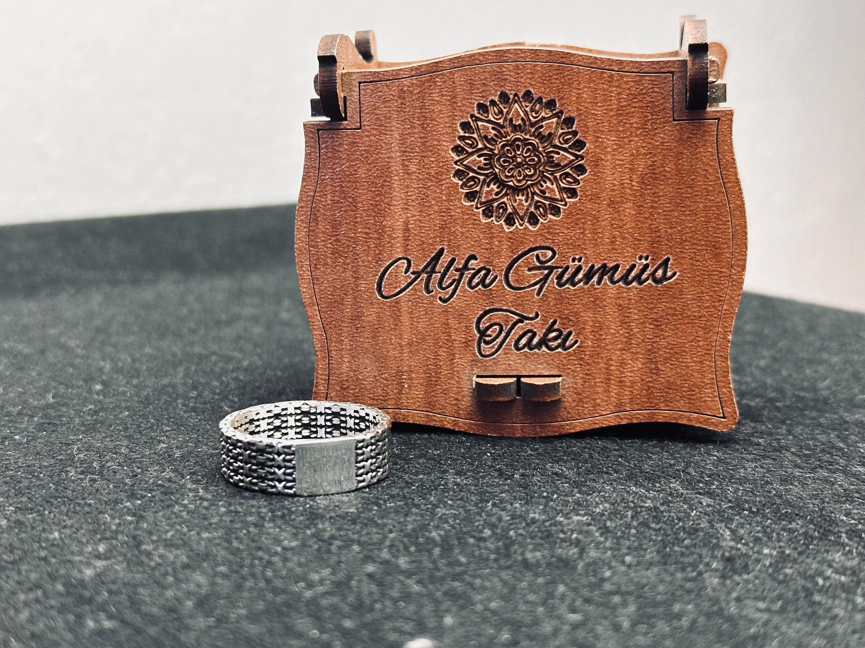 Som Gümüş Alyans: Özel Gravürlü Minimalist Tasarım