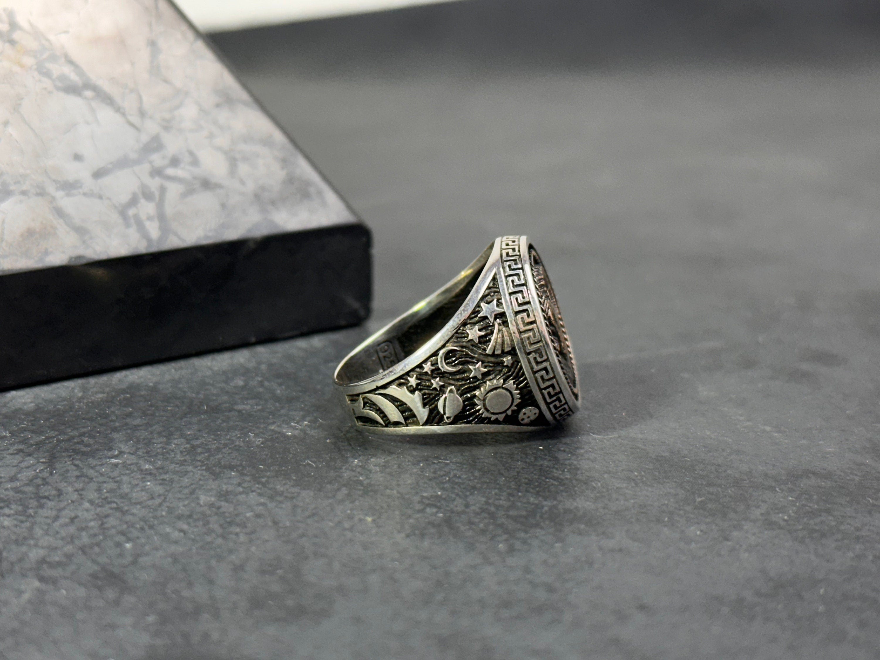 Koç Burcu Mühür Yüzüğü: Gümüş Astroloji Takıları