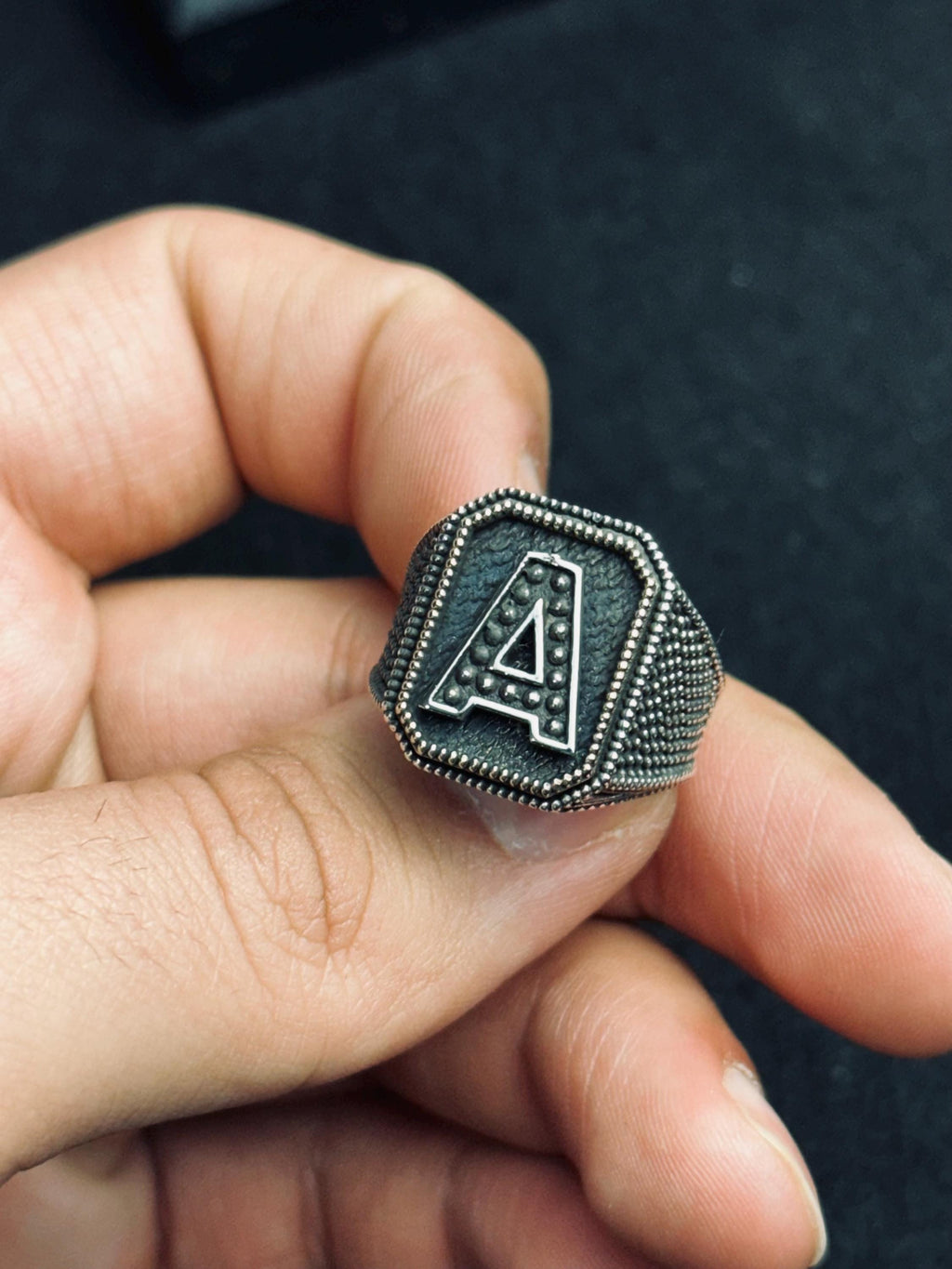 Mühür Yüzüğü: Som Gümüş Monogram Tasarım (Özel Boyut Seçenekleriyle)