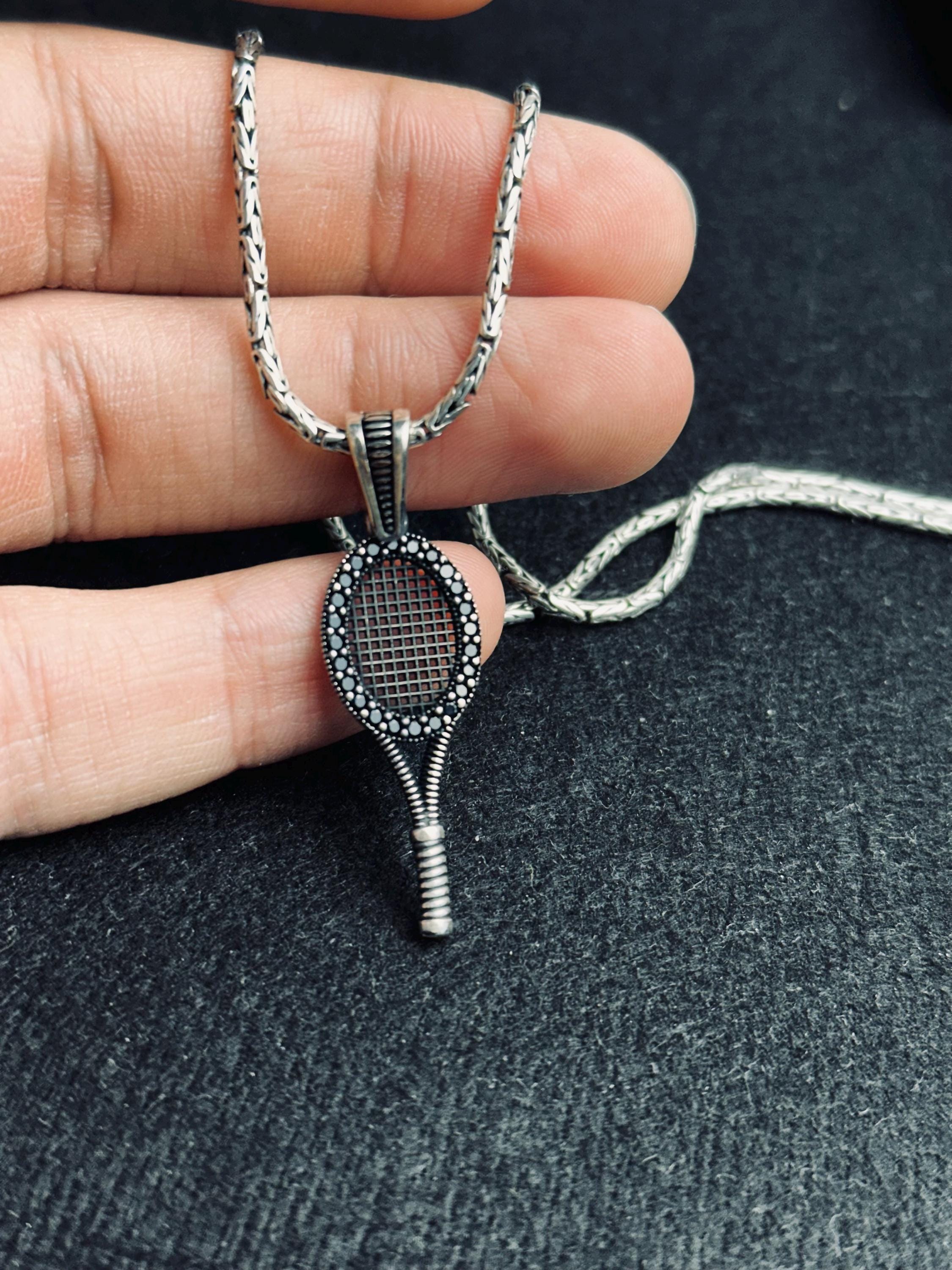 Tenis Kolye Ucu: Siyah Taşlı Gümüş (Unisex Takı)