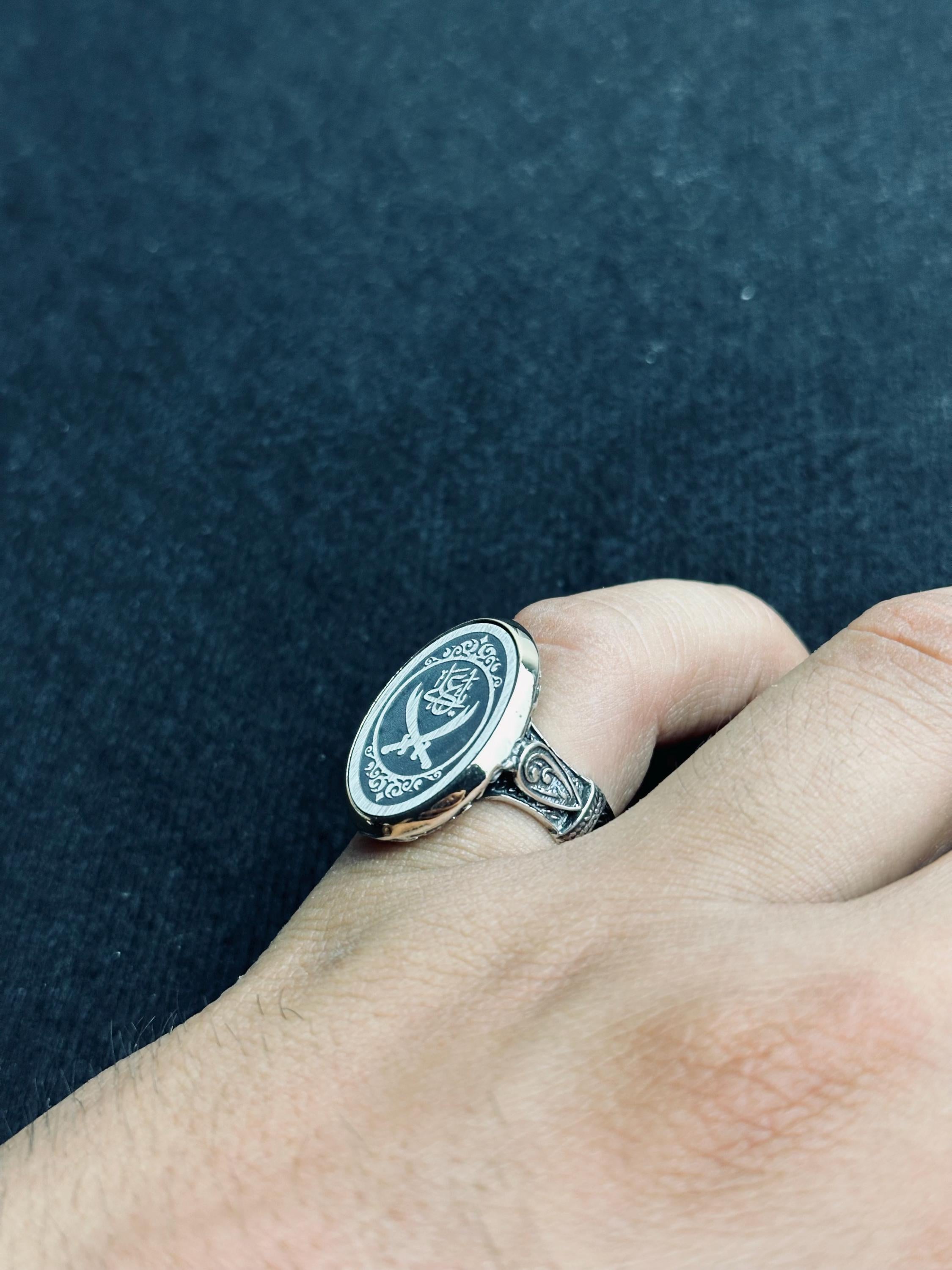 Arapça Hat Sanatı Kılıç Yüzük: El Yapımı Gümüş Erkek Takısı