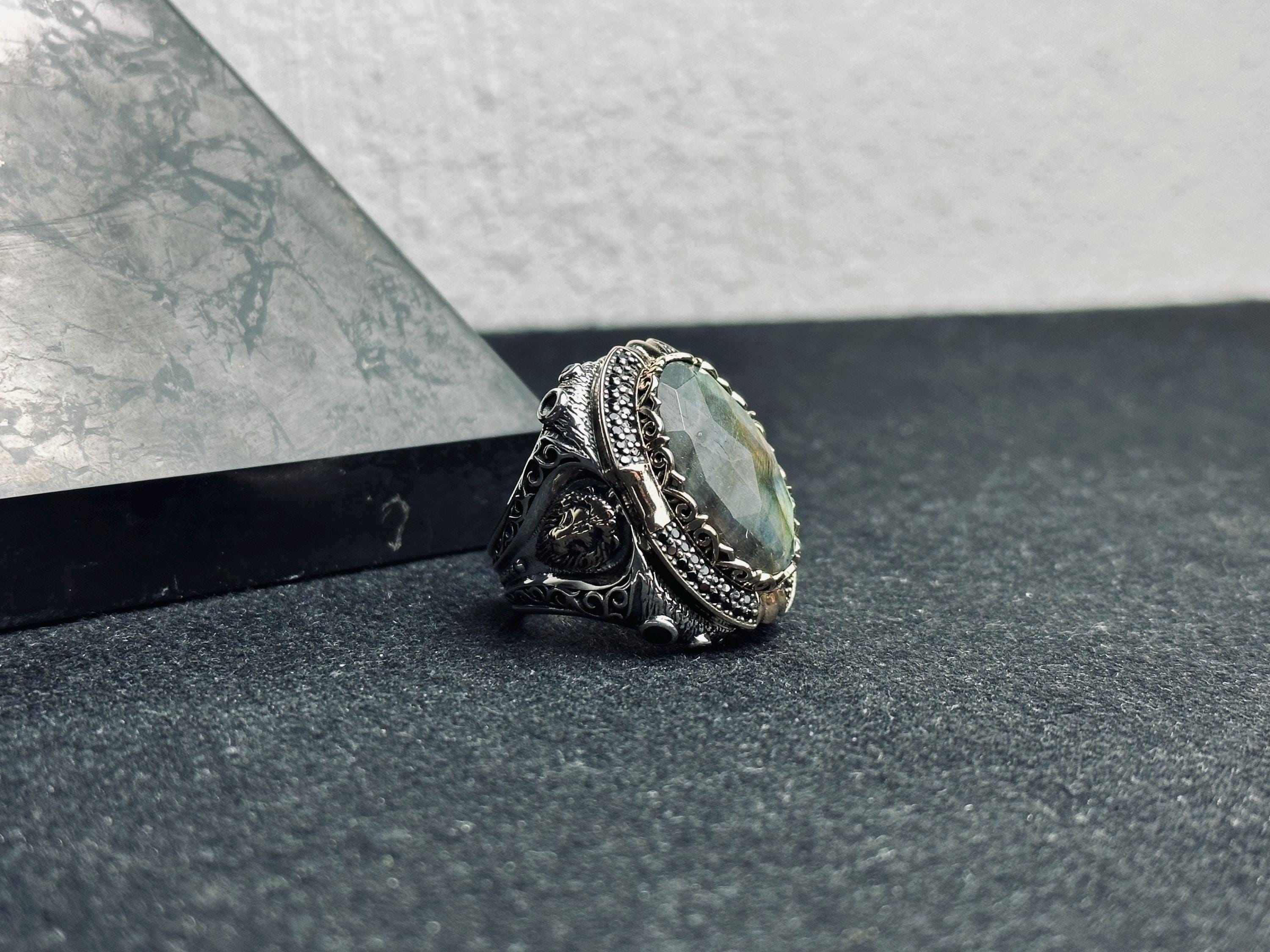 Labradorit Aslan Başı Yüzük - El Yapımı Oksitli Gümüş Statement