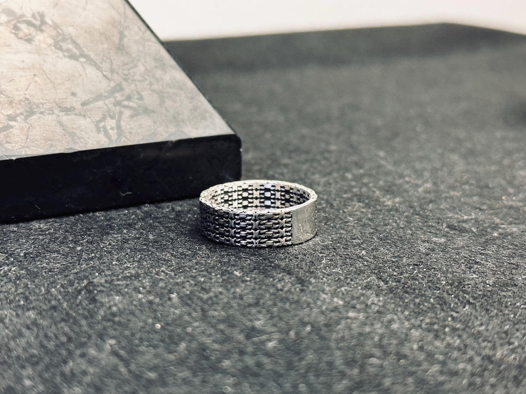 Som Gümüş Alyans: Özel Gravürlü Minimalist Tasarım