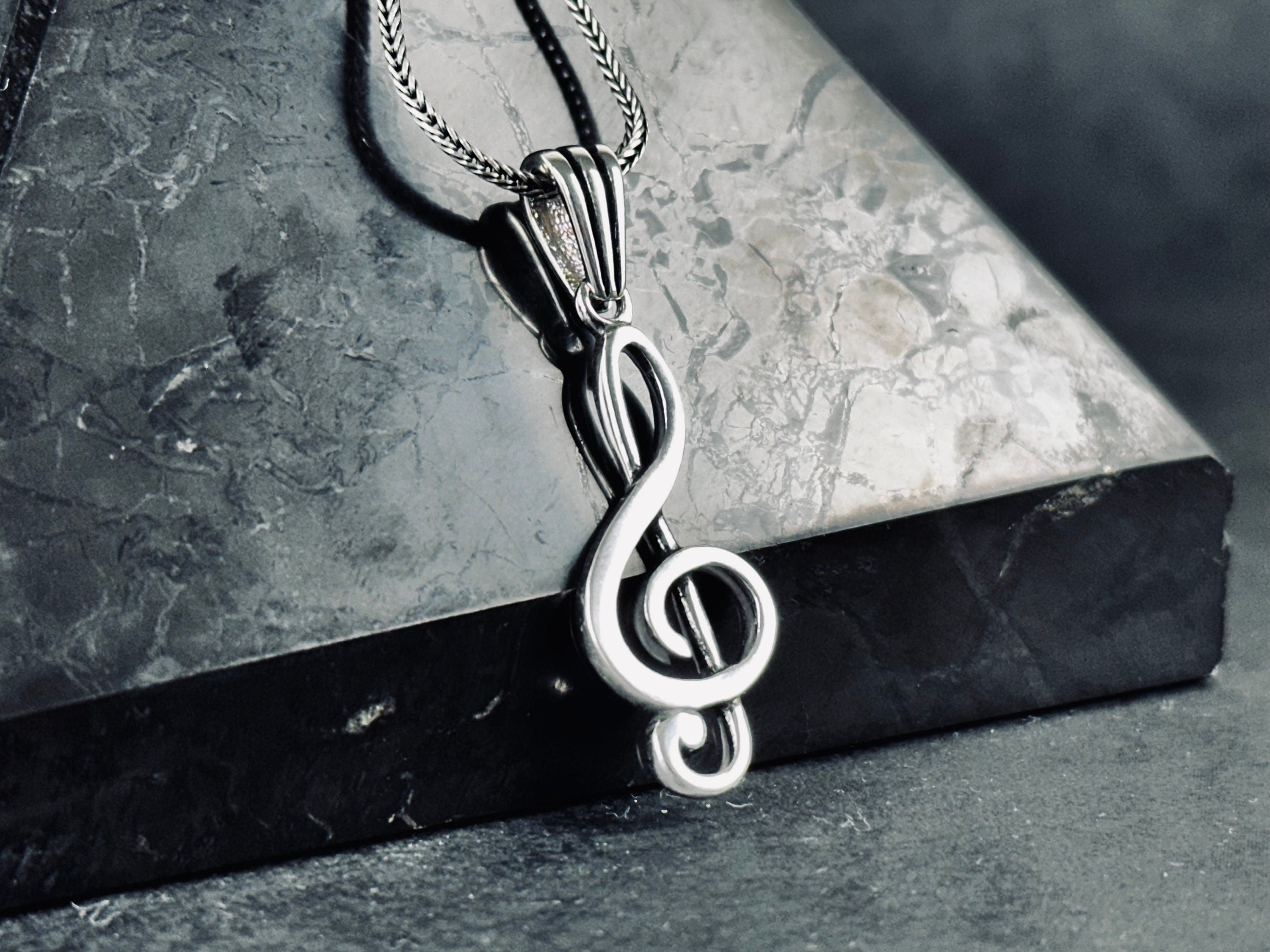 Sol Anahtarı Kolye: Gümüş Müzik Kolye Ucu