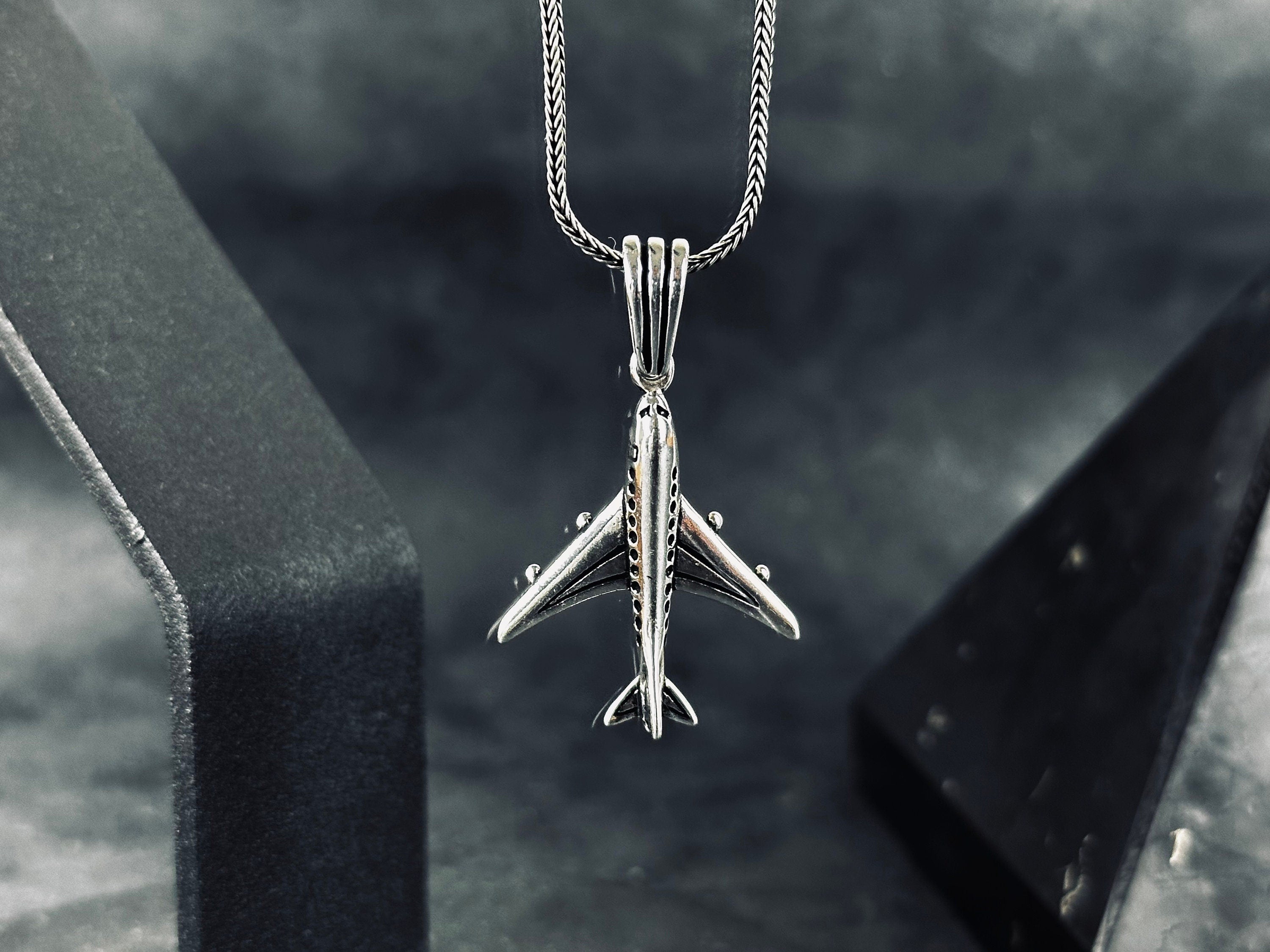 Uçak Gümüş Kolye: Havacılar İçin El Yapımı Kolye Ucu