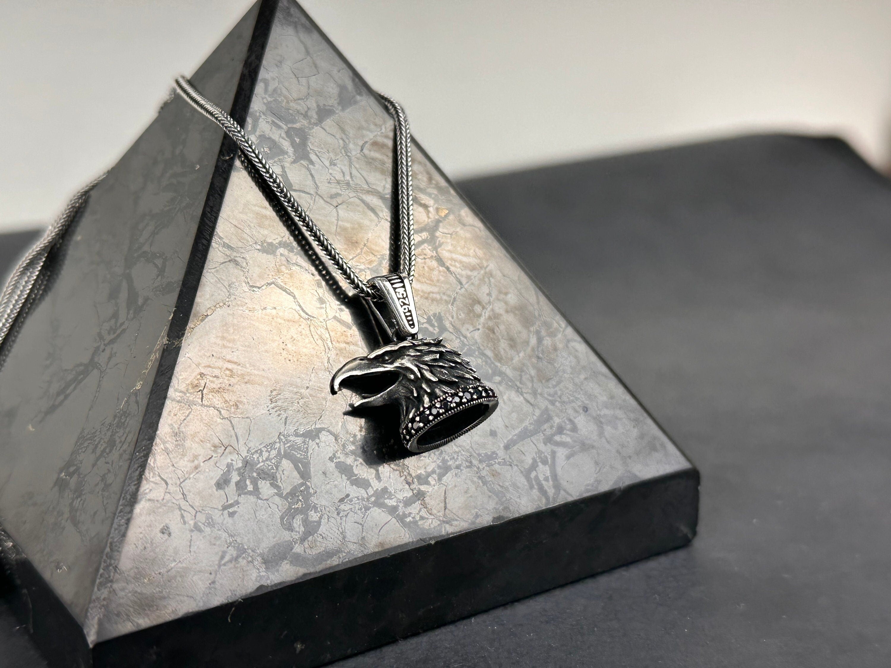 Yırtıcı Kuş Kolye, Gümüş Şahin Başı (Ayarlanabilir Zincir)