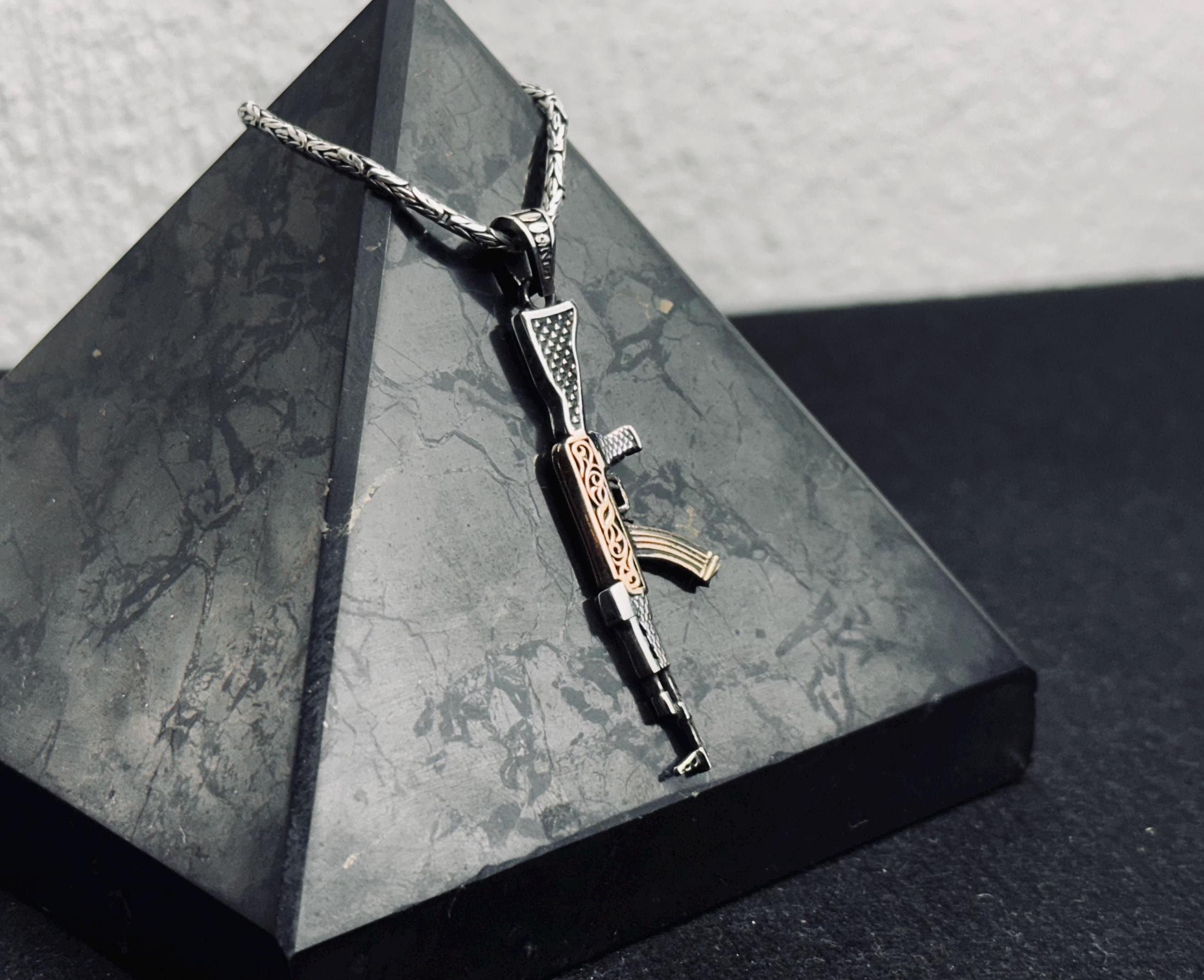 AK47 Kolye: Kalın Gümüş (Erkekler İçin İddialı Takı)