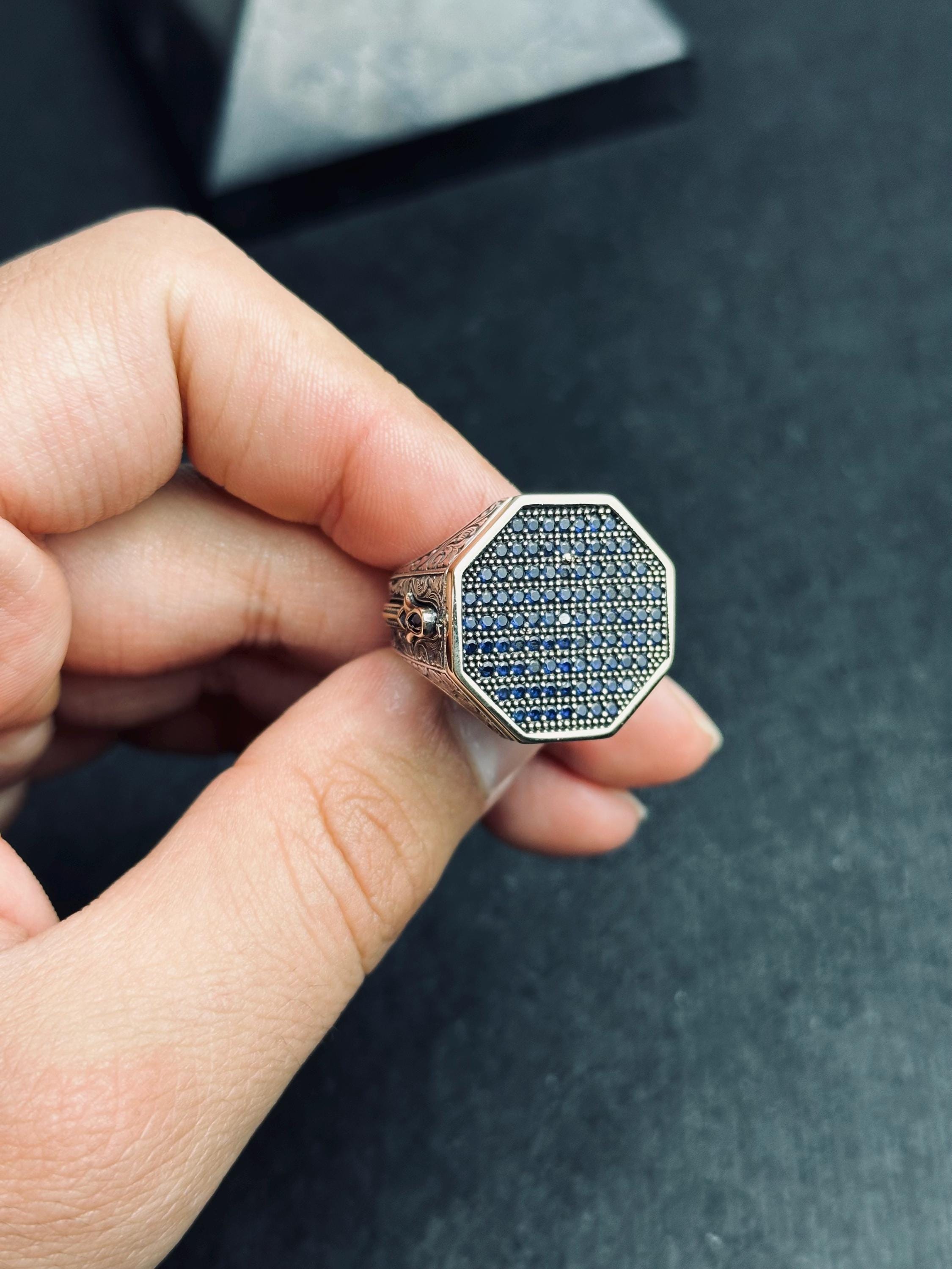 Erkekler İçin 8 Şekilli Gümüş Yüzük - Minik Mavi Zirkon Detaylı