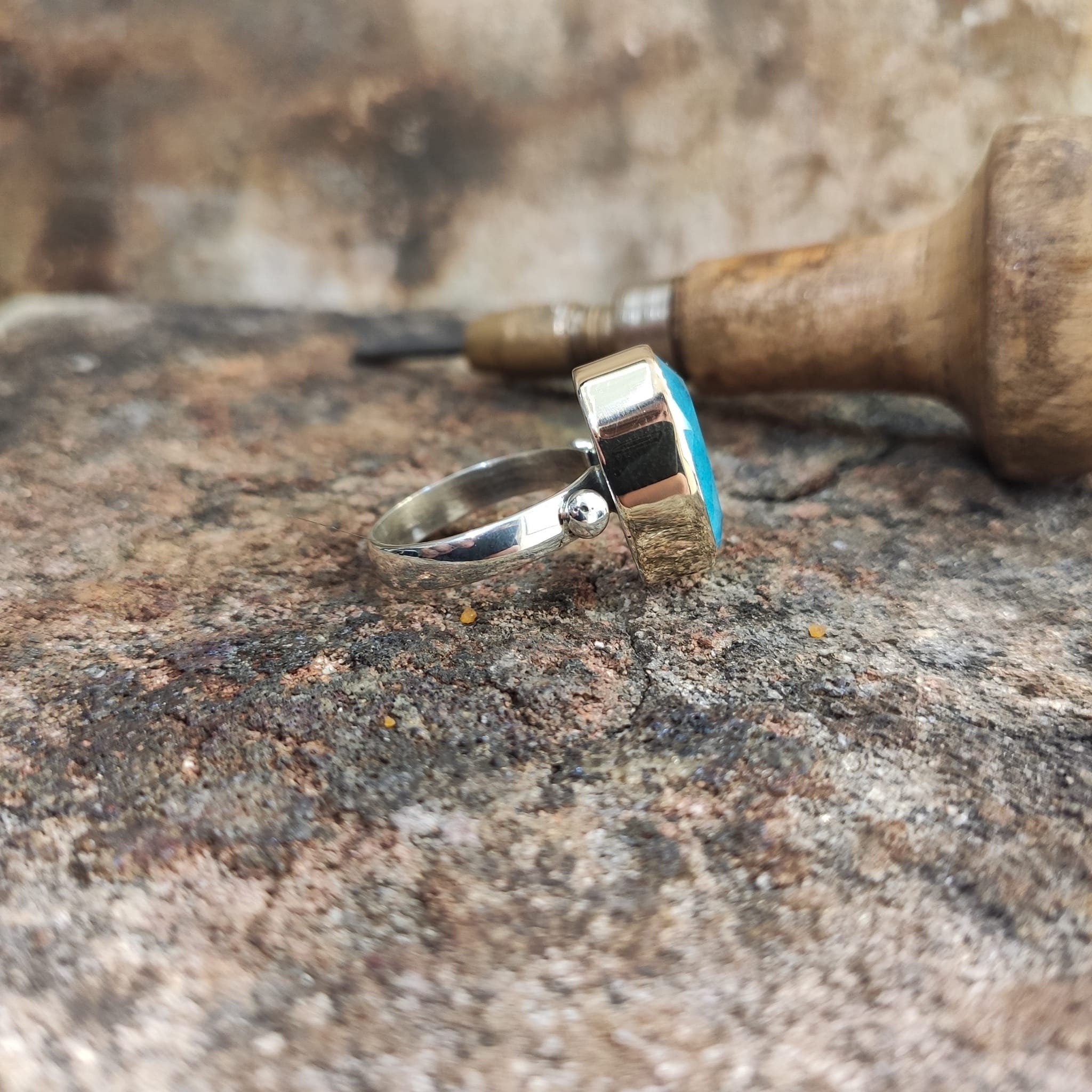 Paraiba Turmalin Yüzük: El Yapımı Gümüş Takı (Mavi Taş)
