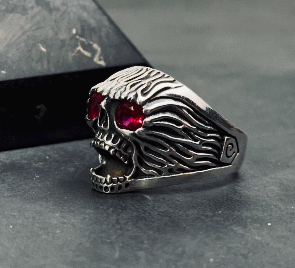 İşlemeli Kurukafa Motorcu Yüzüğü: Gümüş, El Yapımı Gotik Takı