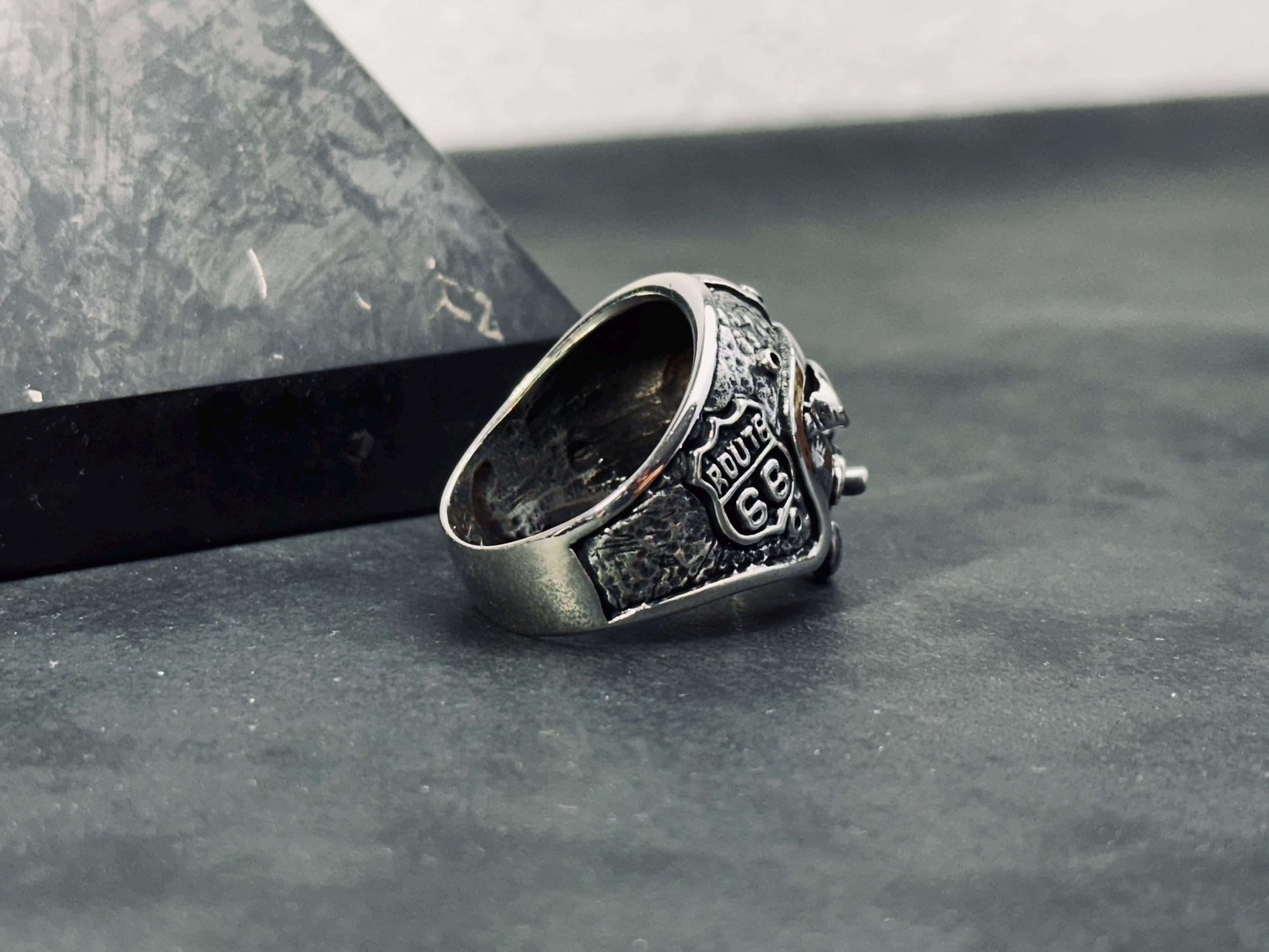 Motorcu Yüzüğü: Oksitlenmiş Gümüş (El Yapımı Erkek Bandı)