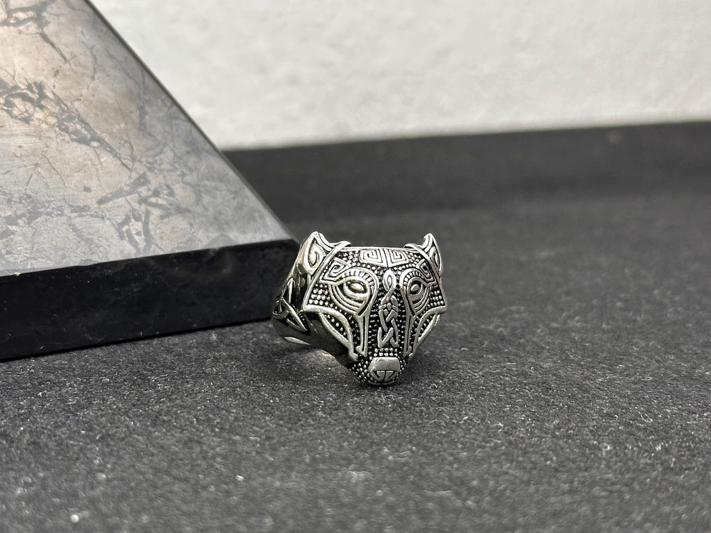 Viking Fenrir Yüzük: Nordik Kurt Takısı (Som Gümüş, El Yapımı)