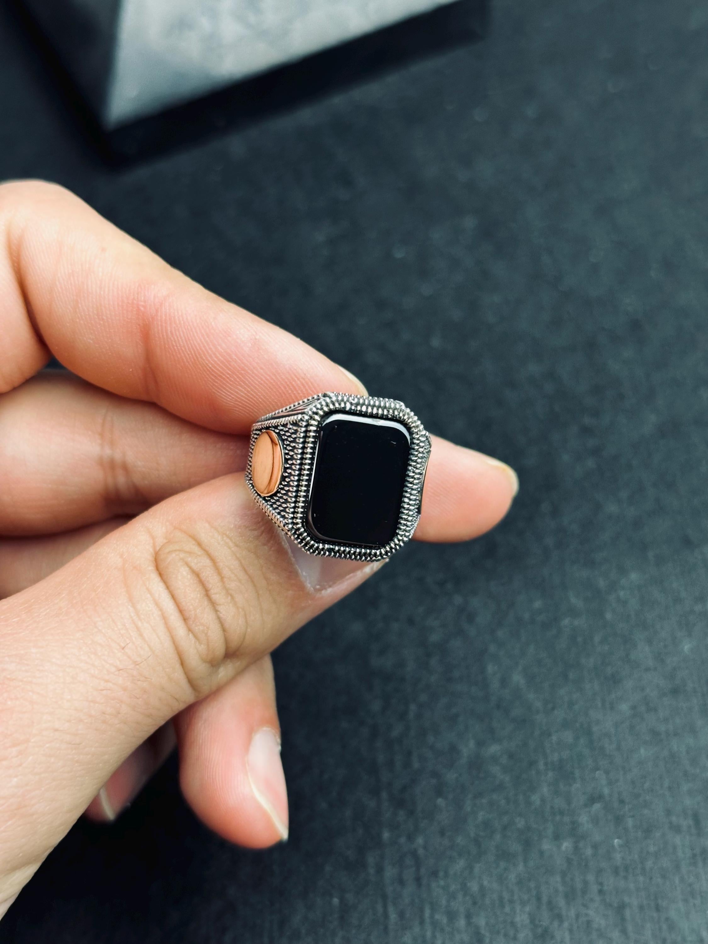 Siyah Oniks Mühür Yüzüğü - Oksitlenmiş Gümüş Erkek Serçe Parmağı