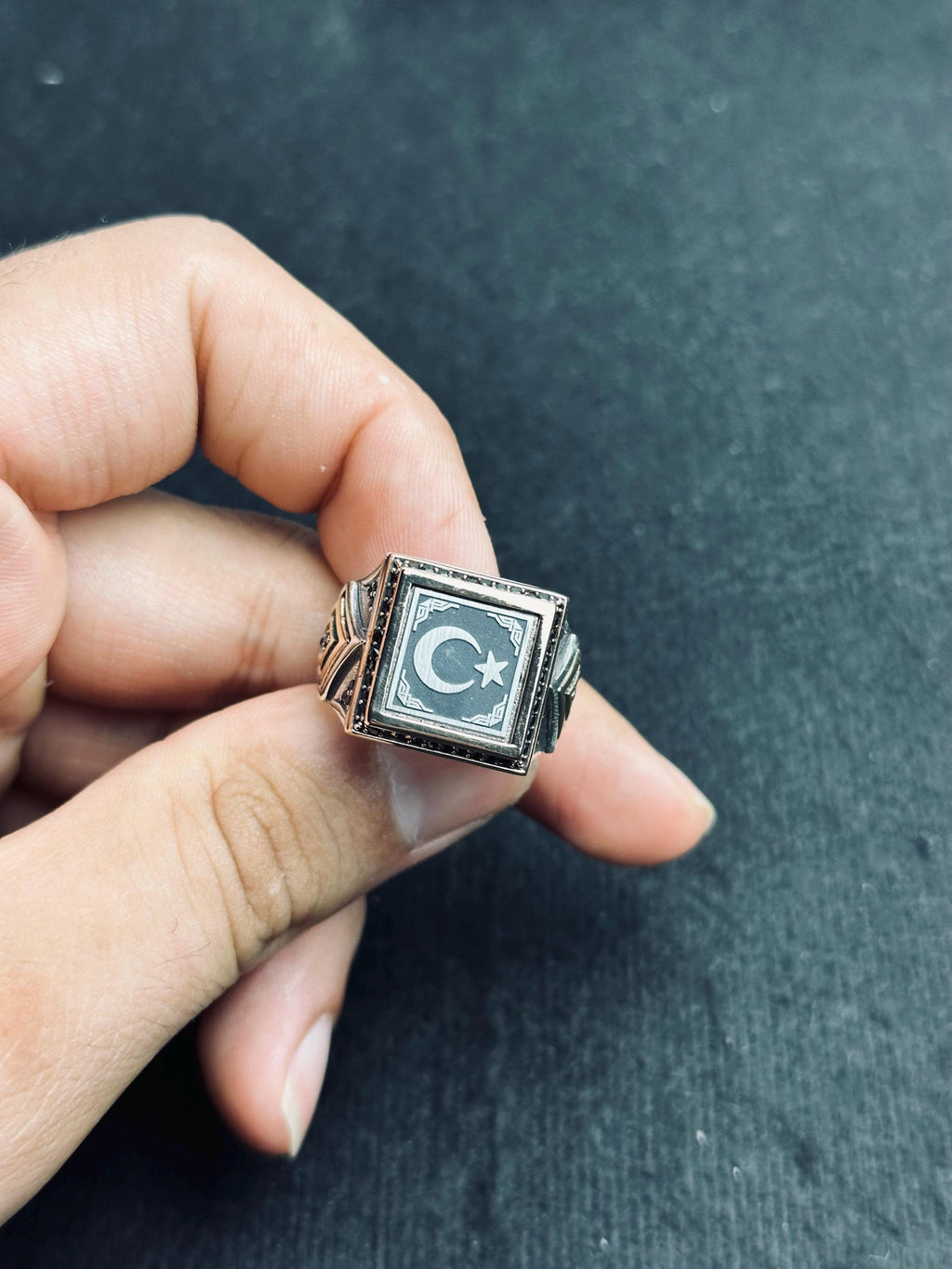 Kare Mühür Yüzüğü: Ay ve Yıldız Tasarımlı (El Yapımı Gümüş)